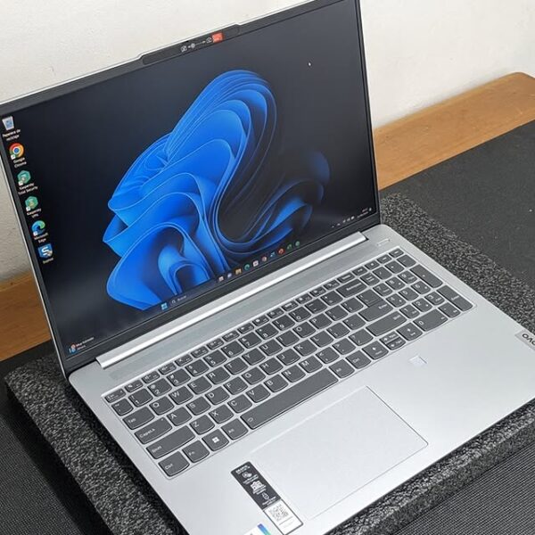 Deuxième image de Lenovo IdeaPad Slim 5 16IRL8 – Puissance, finesse et élégance nouvelle génération !